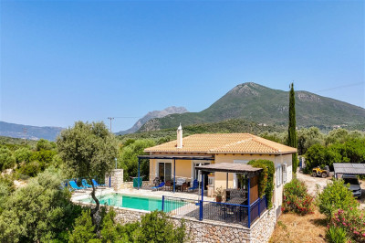 Sivota House and Garden 01.jpg